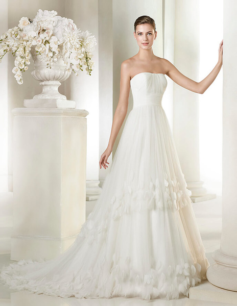 فساتين زواج ناعمه تول